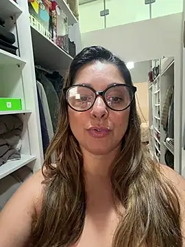 Show de Mariiii_morena na webcam
