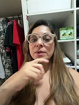 Show de Mariiii_morena na webcam