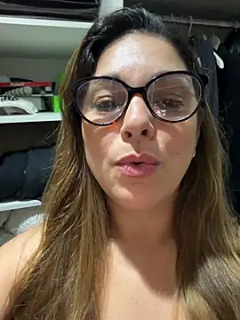 Show de Mariiii_morena na webcam