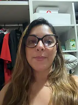 Show de Mariiii_morena na webcam