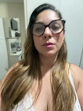 Mariiii_morena: διαδικτυακό σόου στην κάμερα