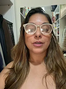 Show de Mariiii_morena na webcam