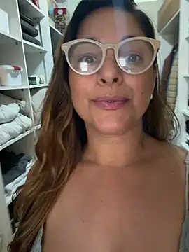 Show de Mariiii_morena na webcam