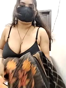 sexyy_nidhii Adlı Modelin Web Kamerası Şovu