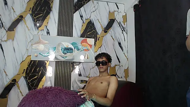 GOLDEN_2026 Show Webcam