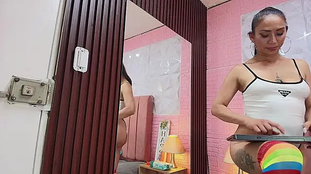 Chat soba uživo modela melek_sunderpri