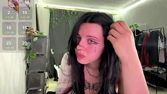 VeIvetLure live XXX chat