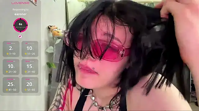 VeIvetLure's Live XXX Chat