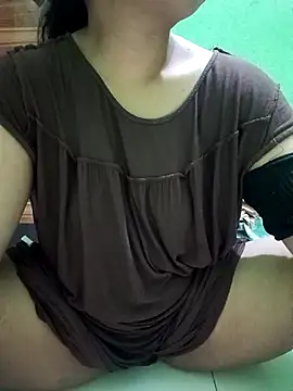 Monaleca-2's Live XXX Chat