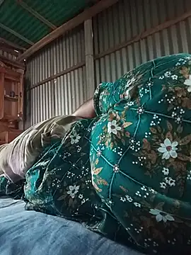 Monaleca-2's Live XXX Chat