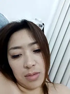 xinyue-888 Show in webcam