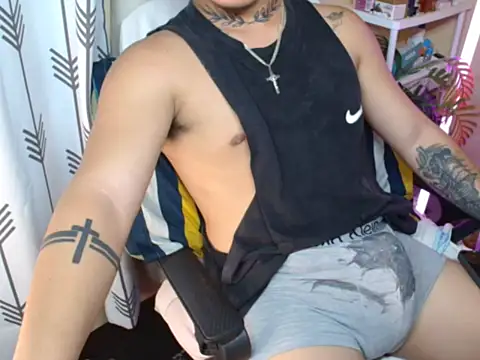 urhardfuckerAsiandaddy Pertunjukan Webcam