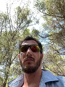 הופעת וובקאם של Oliverhnt
