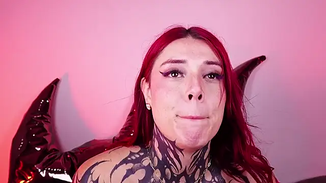 mystikdollx 网络视讯表演