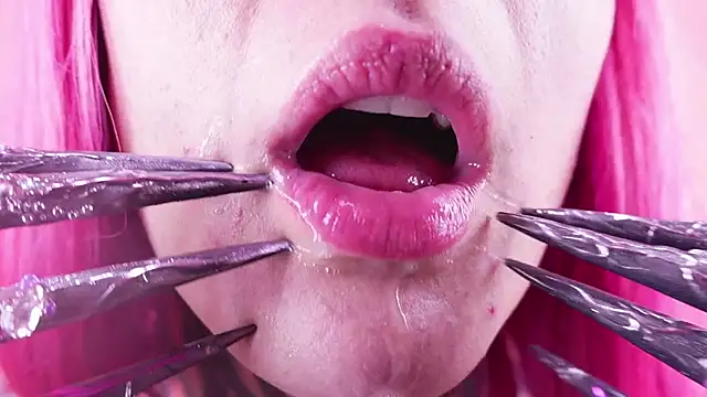 Webkamerová show mystikdollx
