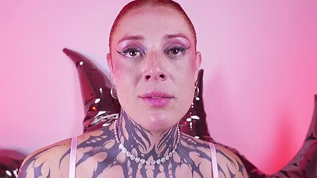 Show modela mystikdollx na web-kameri
