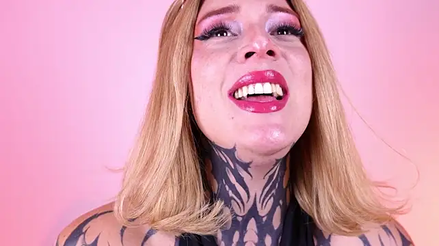 Pokazy przed kamerką – mystikdollx