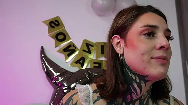 Pokazy przed kamerką – mystikdollx