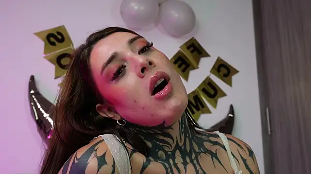 mystikdollx Show in webcam