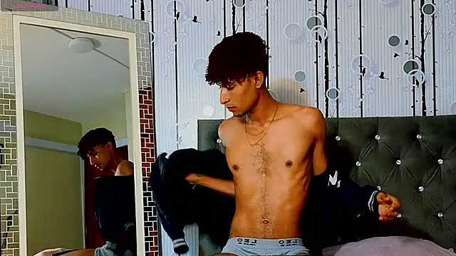 Alex_Bloom Show in webcam