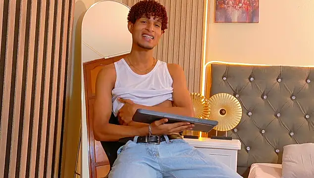 Show modela Alex_Bloom na web-kameri