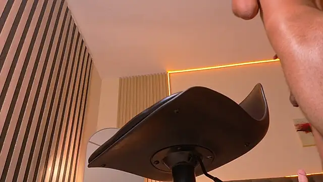 Alex_Bloom's Webcam Show