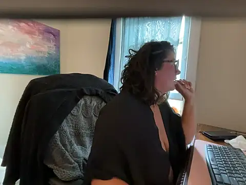 Madamebeton Pertunjukan Webcam