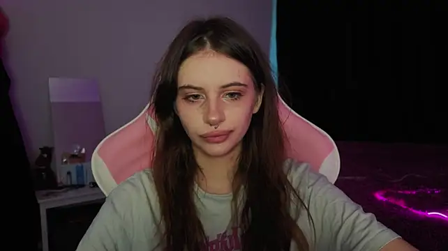 Show modela evvaavve na web-kameri