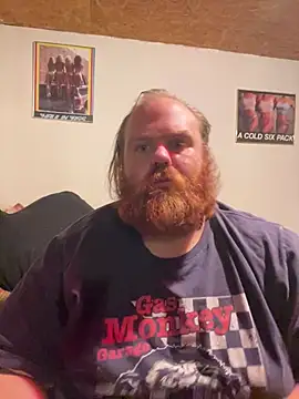 Bigfarmdaddy69 Webcam-Show