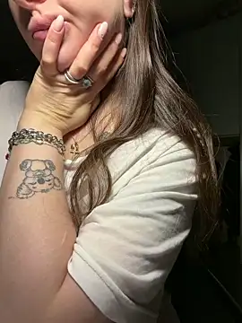 Bonny_25 Show in webcam
