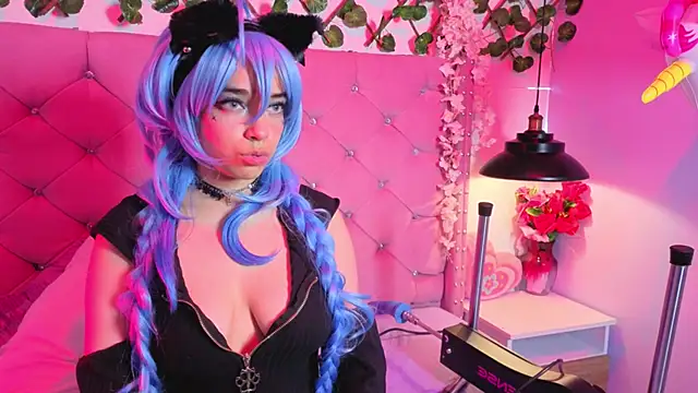 Chat XXX ao vivo de Kira-Berry