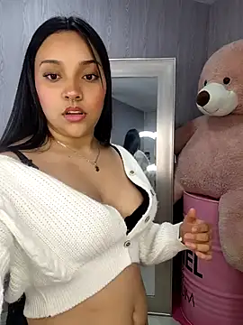 Chat +18 de lia_harper_t ao vivo