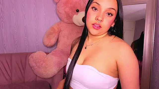 Chat +18 de lia_harper_t ao vivo