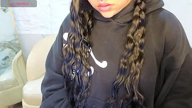 צ'אט XXX בשידור חי של lia_harper_t