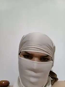 Pokazy przed kamerką – Ahlam2028
