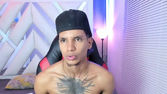 Show modela kai_storm77 na web-kameri