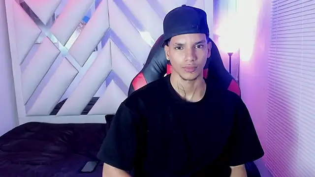 Вебкам-шоу kai_storm77