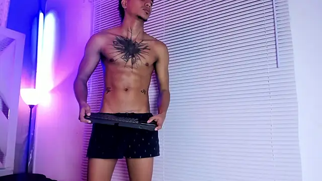 kai_storm77's Webcam Show