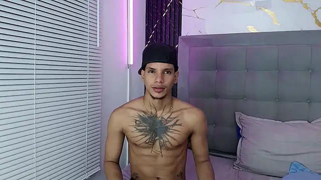 Show modela kai_storm77 na web-kameri
