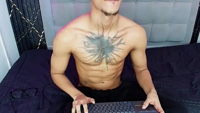 kai_storm77 Show Webcam