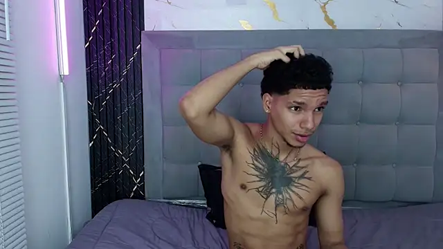 kai_storm77 Pertunjukan Webcam