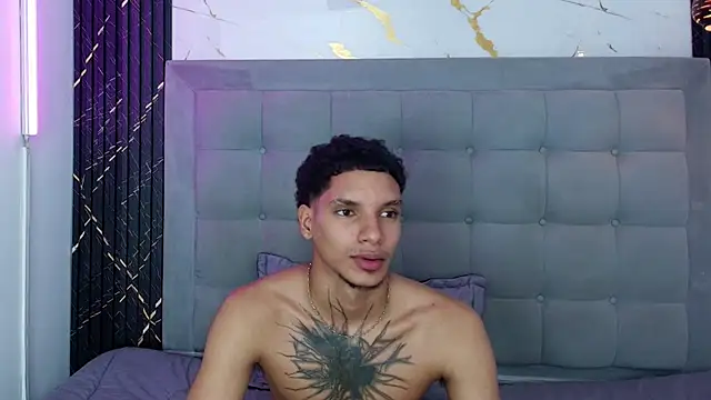 kai_storm77 Pertunjukan Webcam