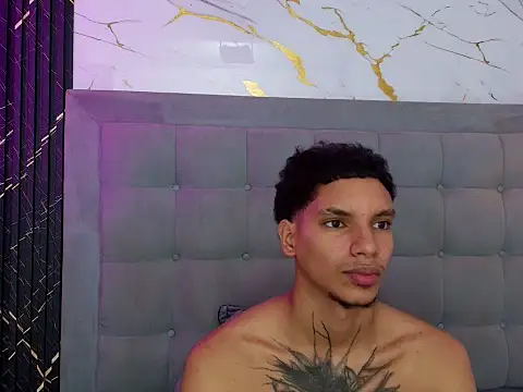 kai_storm77 Pertunjukan Webcam