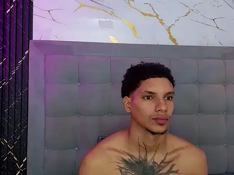 kai_storm77 Pertunjukan Webcam