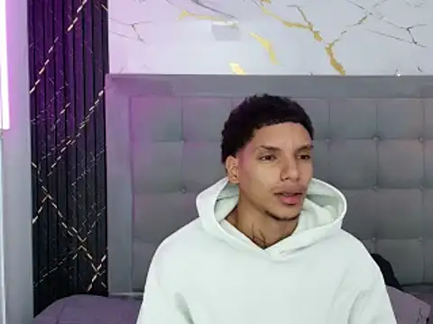 kai_storm77 Pertunjukan Webcam
