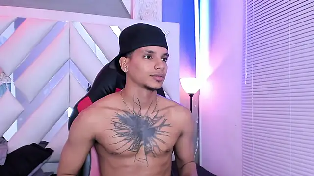 kai_storm77's Webcam Show