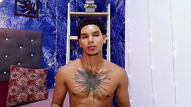 kai_storm77: διαδικτυακό σόου  στην κάμερα