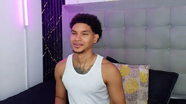 kai_storm77 Pertunjukan Webcam