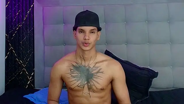 kai_storm77's Webcam Show