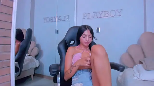 KattyLilli Live XXX-Chat